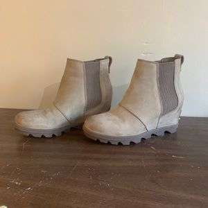 Sorel Joan of arctic wedges size 7